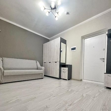 Beautiful Apartment In Chişinău Esterno foto
