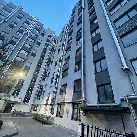 Beautiful Apartment In Chişinău Esterno foto