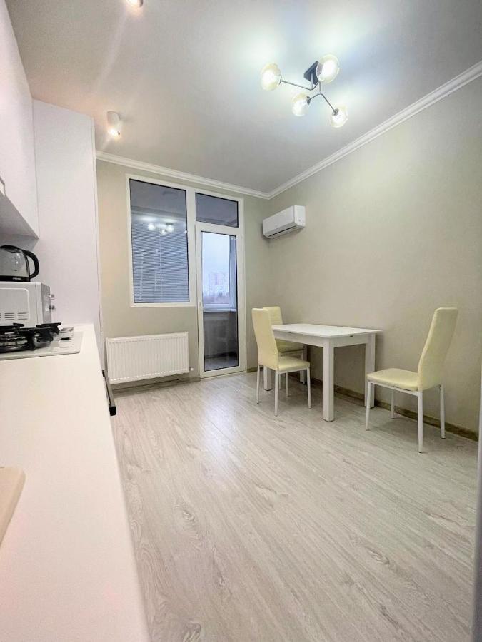 Beautiful Apartment In Chişinău Esterno foto