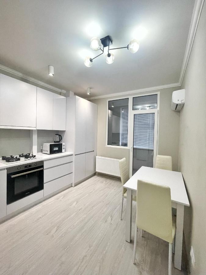 Beautiful Apartment In Chişinău Esterno foto